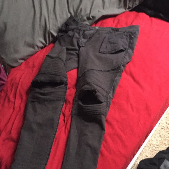 Ripped Skinny Jeans - Picture 1 of 1